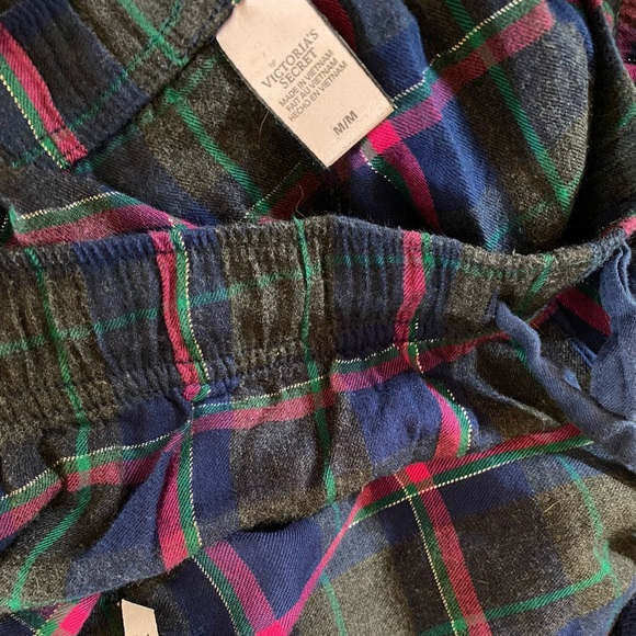 Victoria’s Secret size medium 2-piece pajama set - Picture 2 of 8